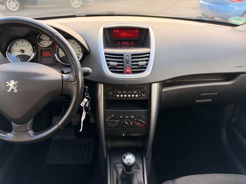 Peugeot 207 (2009) SW 1.6HDi 66kW - fotka 18 z 30