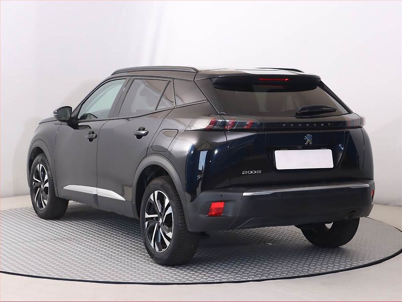 Peugeot 2008 (2020) Active 1.2 PureTech, Kůže - fotka 4 z 20