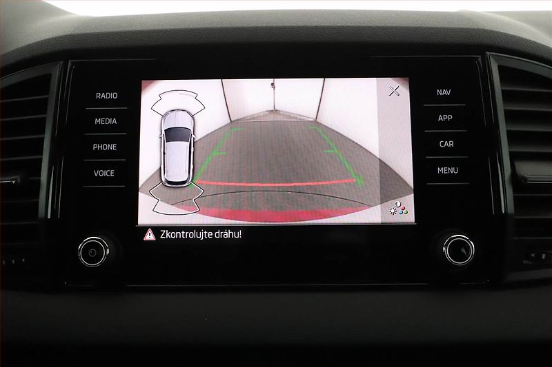 Škoda Karoq (2023) Sportline 1.5 TSI - fotka 13 z 20