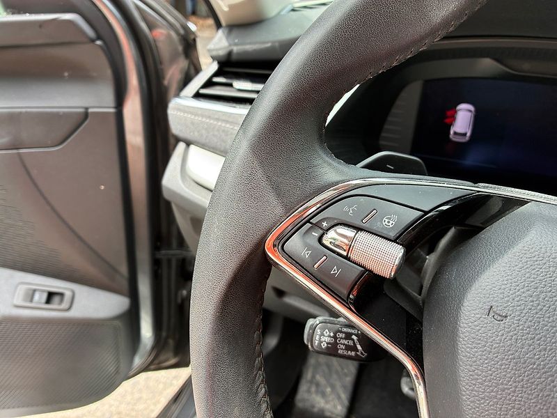 Škoda Octavia 2.0 TDi DSG STYLE PLUS 110 kW - fotka 12 z 25