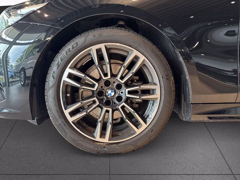 BMW Řada 5 520d xDrive M-Sport ACC H/K - fotka 6 z 12