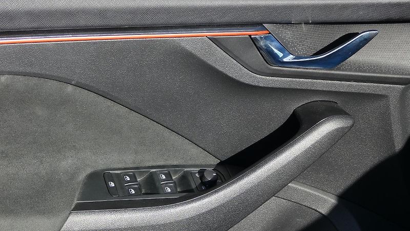 Škoda Scala 1.0 TSI DSG Drive - fotka 9 z 23