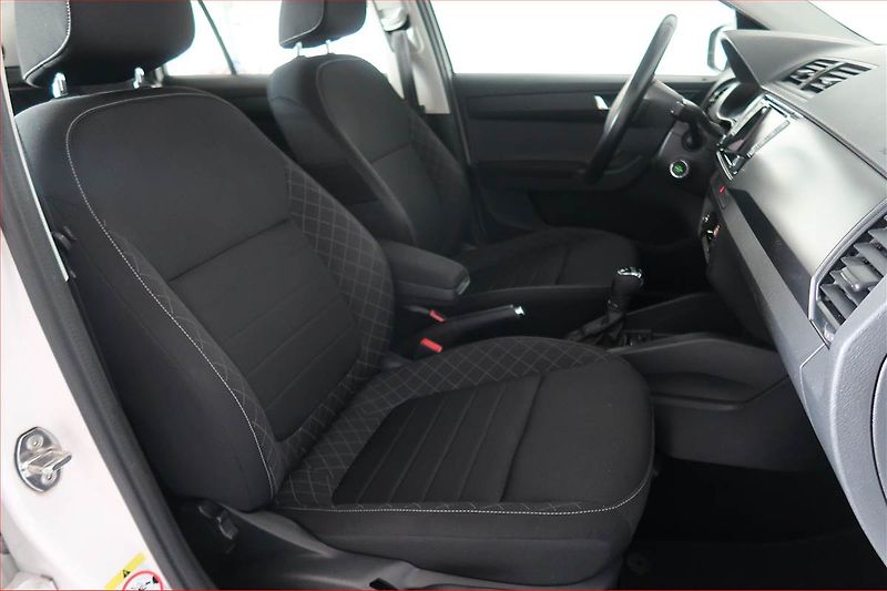 Škoda Fabia (2017) Style 1.2 TSI, Automat - fotka 9 z 19