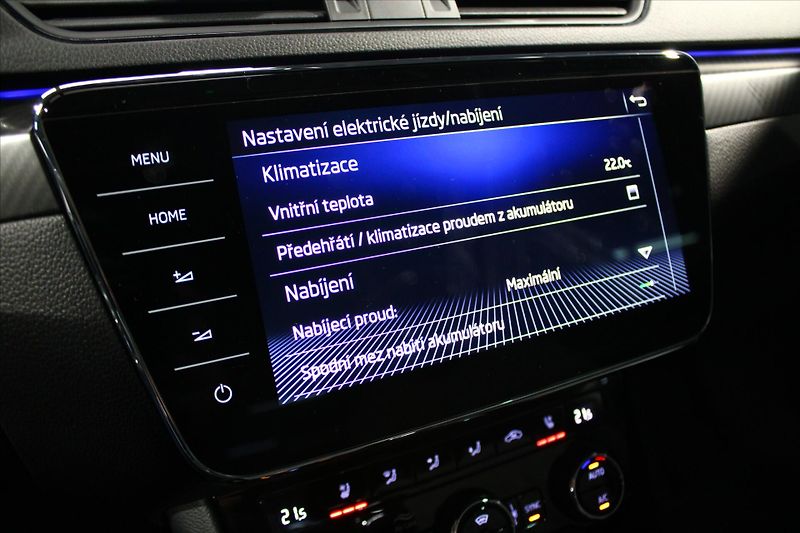 Škoda Superb iV DSG Sportline  5let/100tkm - fotka 24 z 32