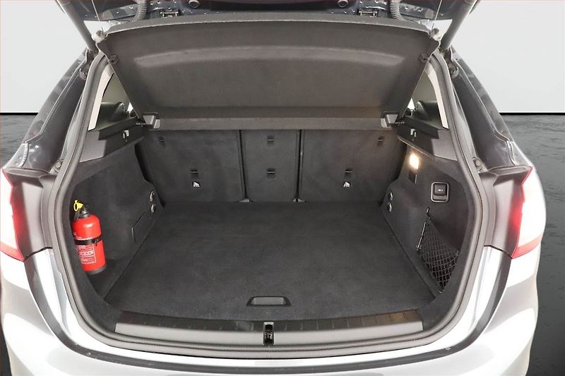 BMW Řada 2 (2016) 225xe Active Tourer, 4X4 - fotka 10 z 22