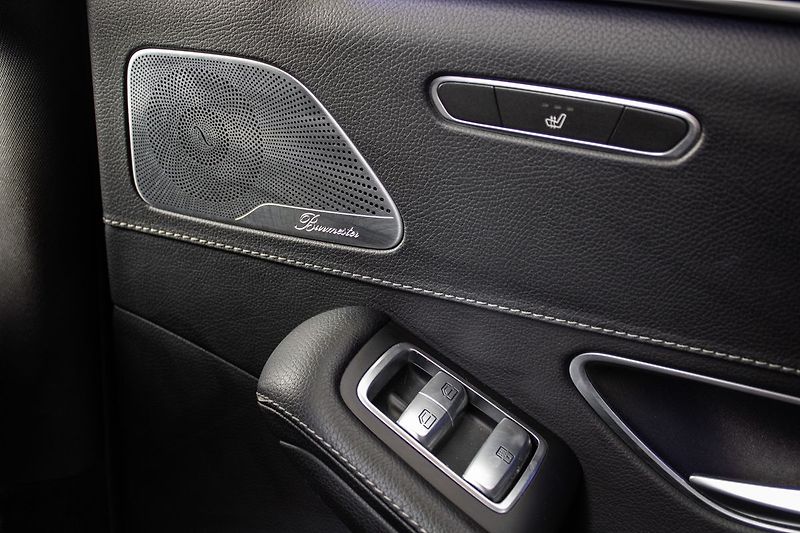 Mercedes-Benz Třídy S BLUETEC 4MATIC 2015 - fotka 28 z 37
