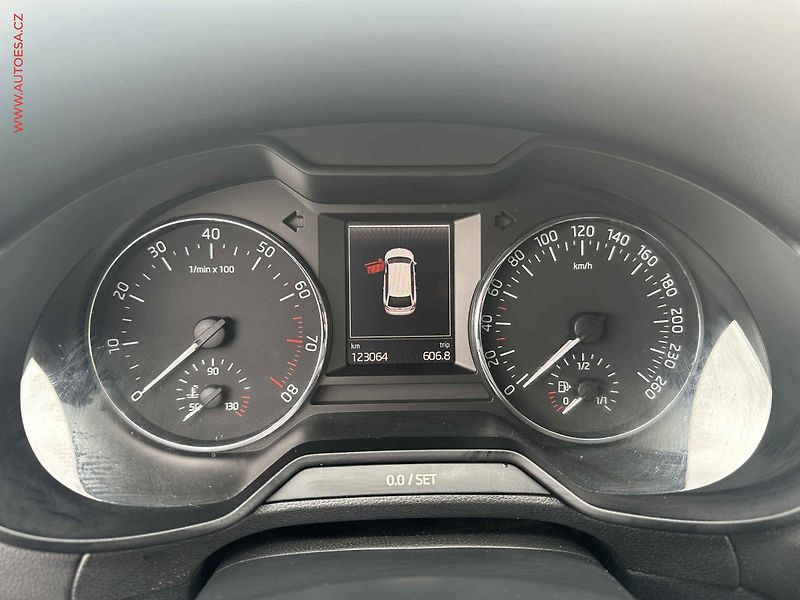 Škoda Octavia (2015) 1.2 TSi, Ambition, park. - fotka 12 z 16