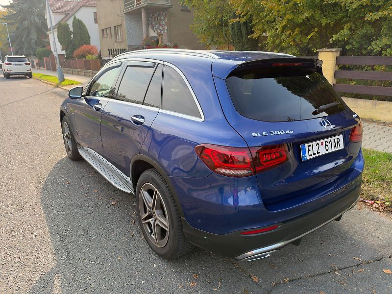 Mercedes-Benz GLC (2021) 300 de 4 matic - fotka 5 z 31