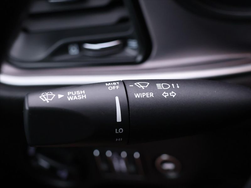Dodge Challenger 3,6 V6 227kW Automat SXT - fotka 19 z 33