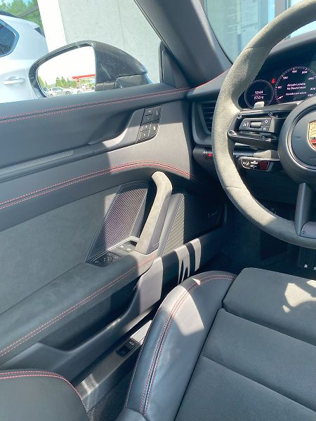 Porsche 911 (2024) Carrera 4 GTS Panorama - fotka 24 z 32