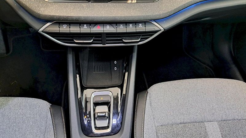 Škoda Octavia (2025) TOP SELECTION 1,5 TSI M-HEV 11 - fotka 22 z 23
