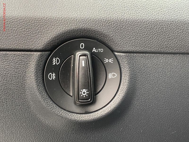 Škoda Octavia (2015) 1.6 TDi, ČR, DSG, panor - fotka 19 z 21