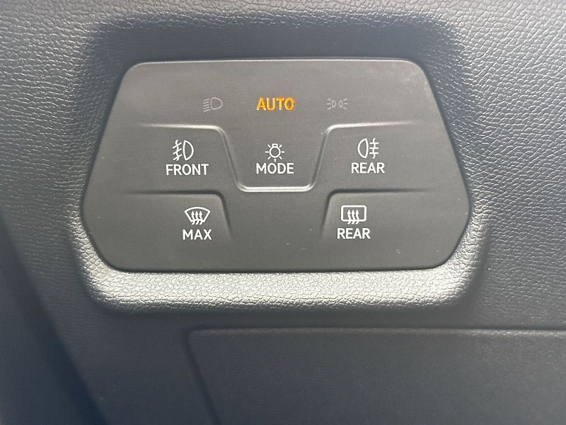 Cupra Formentor (2023) 1.4 TSI e-Hybrid DSG - fotka 16 z 32