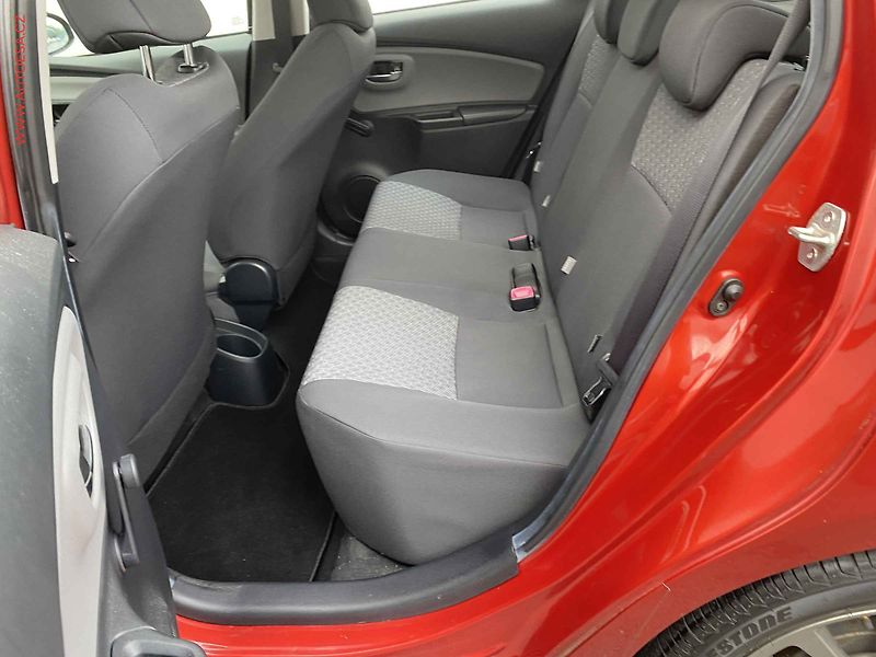 Toyota Yaris (2014) 1.0VVT-i, Comfort, kamera - fotka 10 z 17