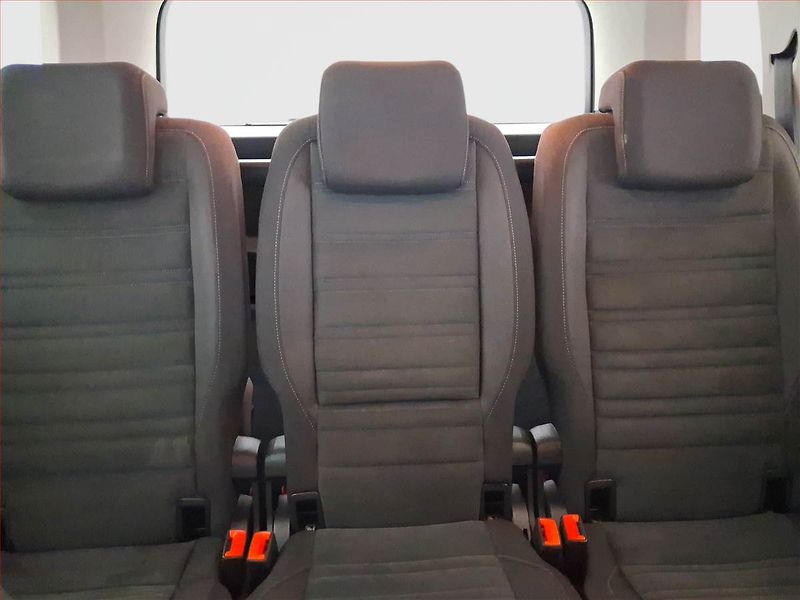 Volkswagen Touran (2018) Comfortline 2.0 TDI, ČR,1.maj - fotka 10 z 22