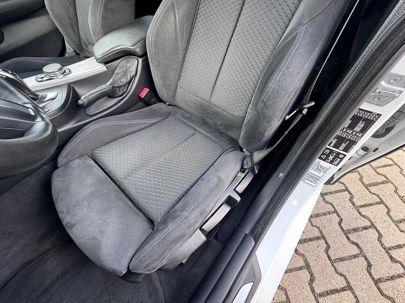 BMW Řada 4 (2016) 420D 2,0 135KW XDRIVE MPACKET - fotka 16 z 50