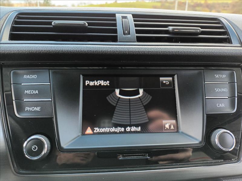 Škoda Fabia 1,2 TSI,81KW,SERVIS,KOLA,VÝHŘE - fotka 37 z 47