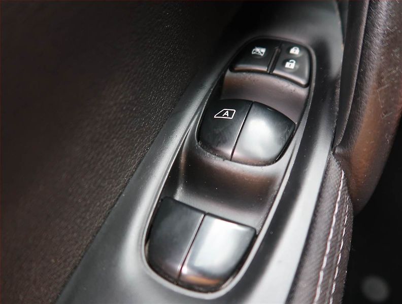 Nissan Qashqai (2014) 1.6 dCi, 4X4, Serv.kniha - fotka 13 z 13