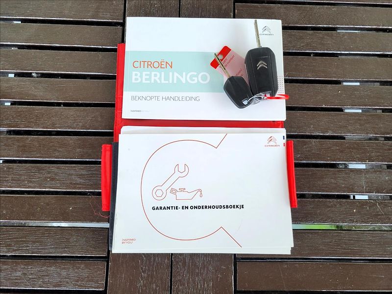Citroën Berlingo 1,5 HDI,XL,7míst,navi,tažné - fotka 49 z 49