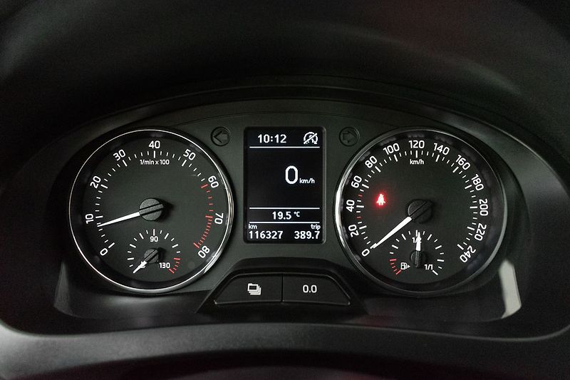 Škoda Rapid 1.2 TSI 63kW*2xKOLA*AUT.KLIMA* - fotka 18 z 31