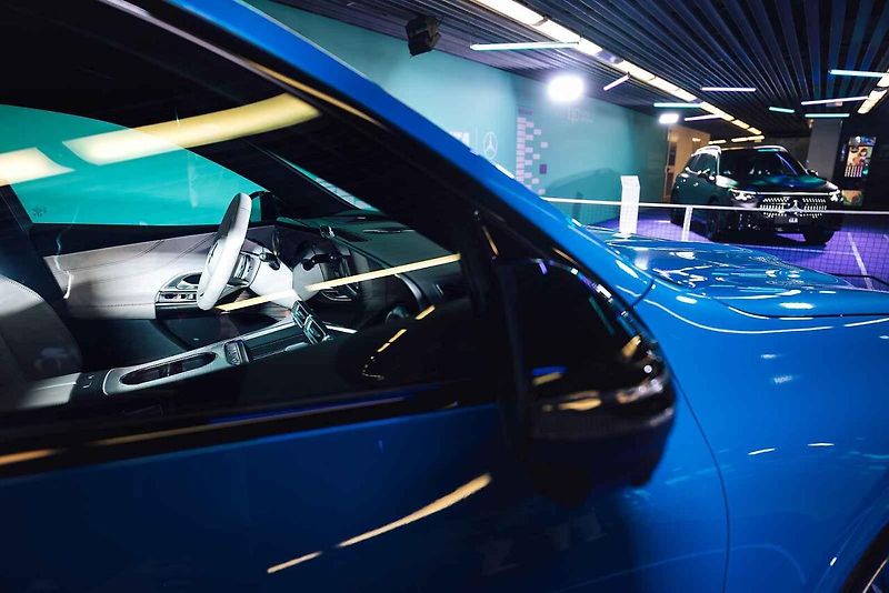 Mercedes-Benz letos odstartoval novou éru jako globální partner ženského tenisu (WTA). Své ambice v tomto sportu nyní potvrzuje i v České republice, kde v rámci ostravského turnaje představuje dvě klíčové novinky: novou generaci modelů GLB a GLC.