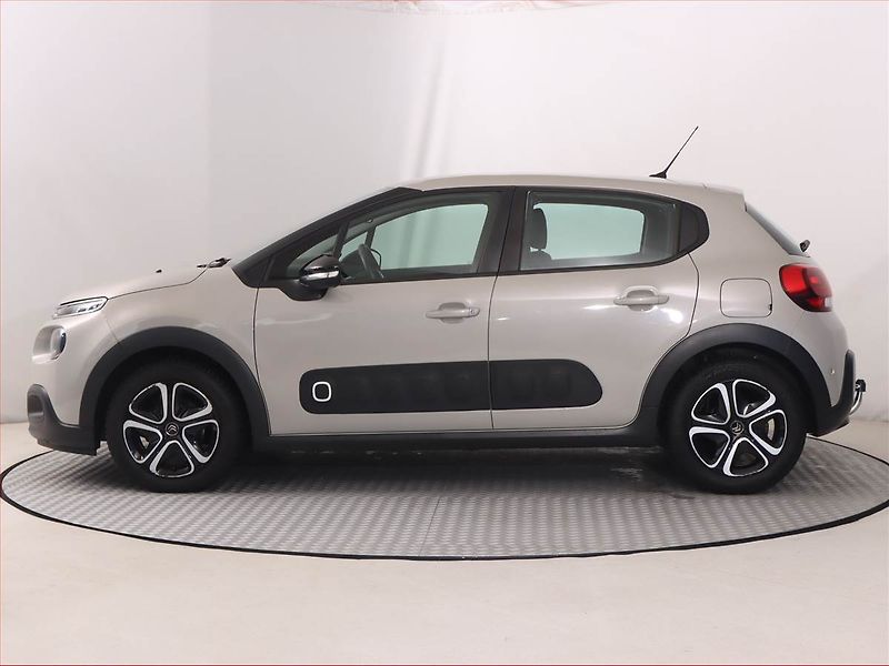 Citroën C3 (2017) 1.2 PureTech, Automat - fotka 3 z 23