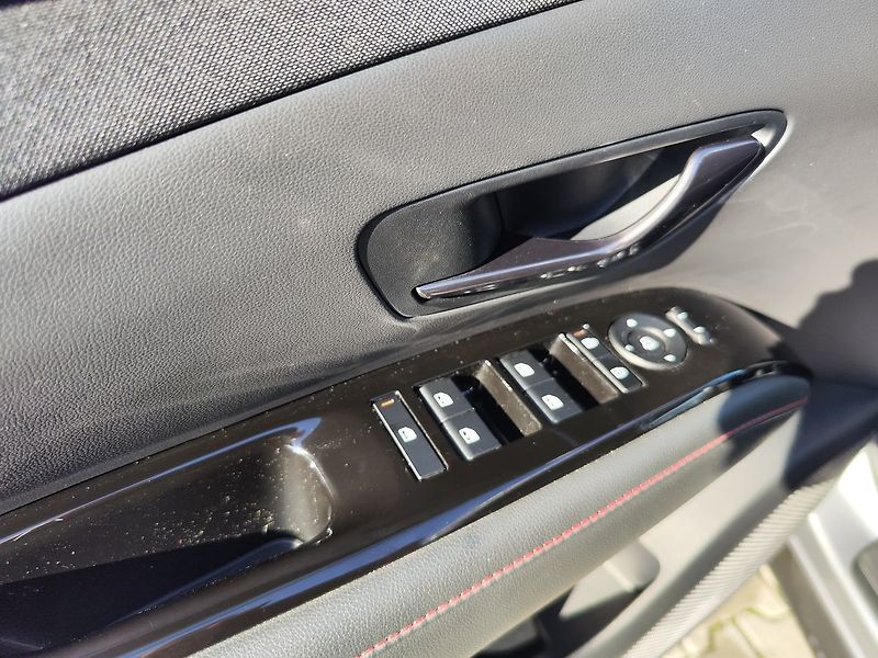 Hyundai Tucson 1.6 T-GDI/118kW N-Line DCT - fotka 32 z 34