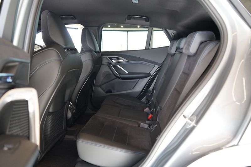 BMW X2 20i sDrive, M Paket - fotka 38 z 41