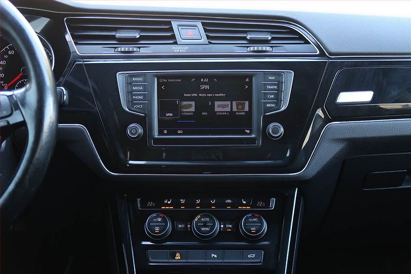 Volkswagen Touran (2017) 2.0 TDI, Automat, Serv.kniha - fotka 12 z 20