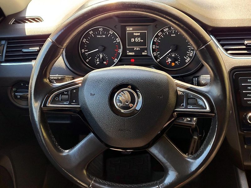 Škoda Octavia Elegance *SERV.KN,BIXENONY   - fotka 42 z 48
