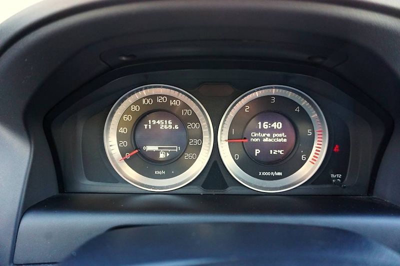 Volvo XC60 (2012) 2,0 D3 120 kW - fotka 27 z 35