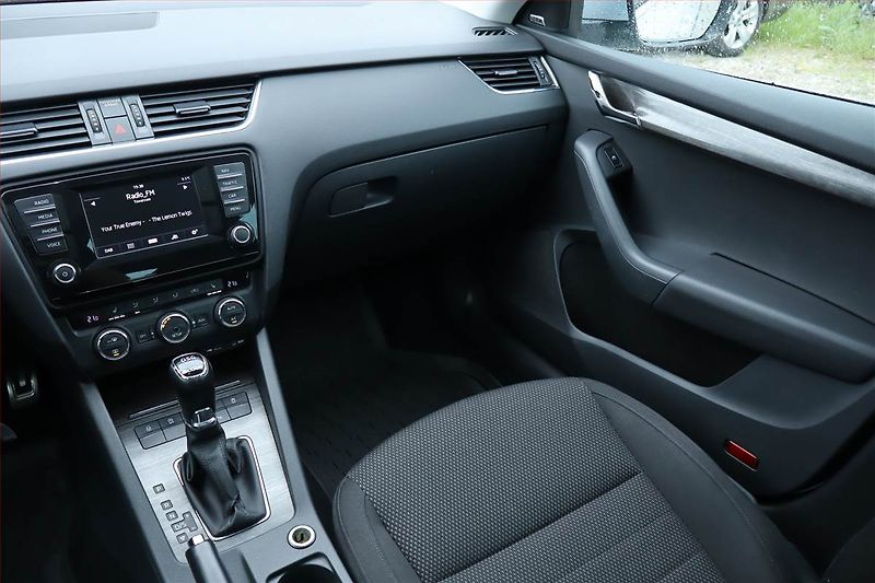 Škoda Octavia (2015) Scout 2.0 TDI, 4X4, Automat - fotka 8 z 20