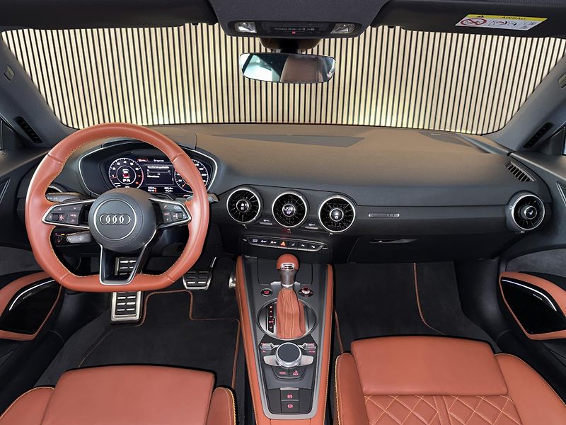 Audi TT 45 TFSI Coupé Exclusive B&O CZ - fotka 20 z 37