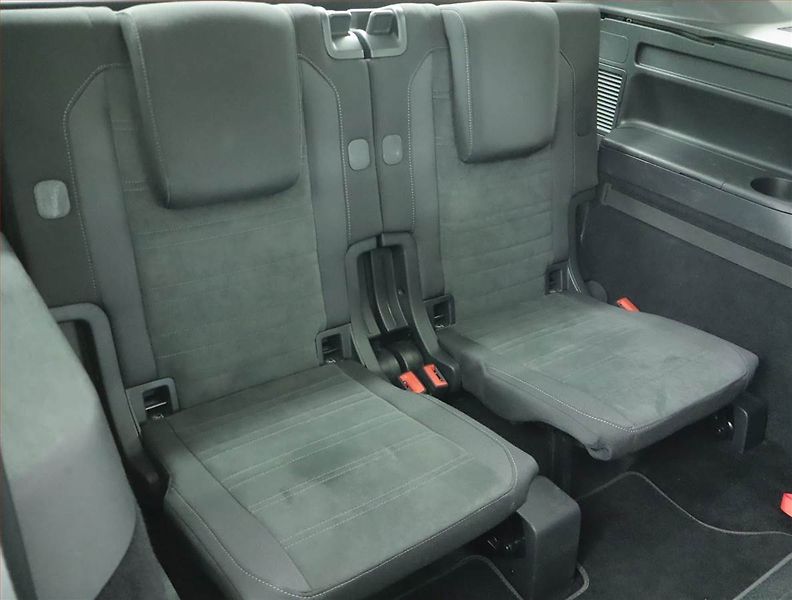 Volkswagen Touran (2020) Highline 1.5 TSI - fotka 18 z 25