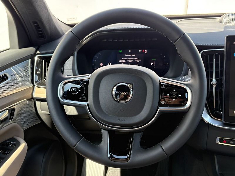 Volvo XC90 Ultra Dark T8 299kW - fotka 12 z 24