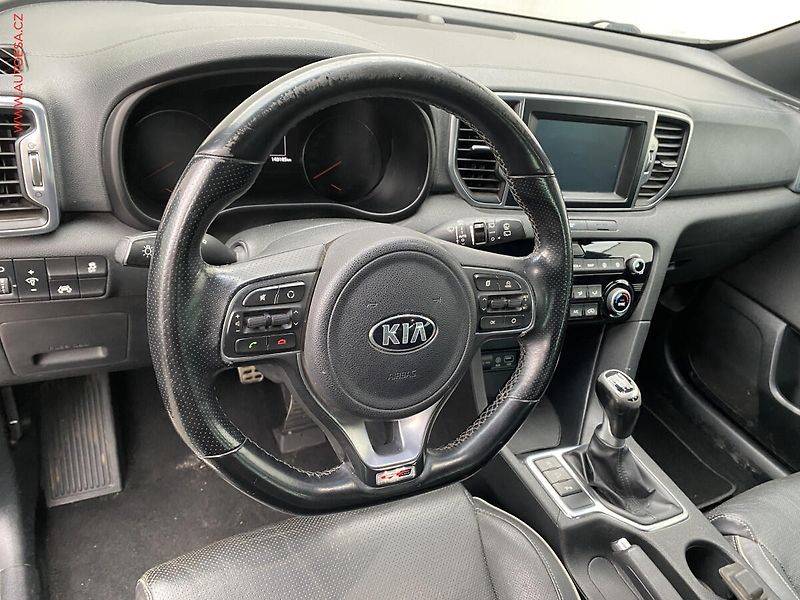 Kia Sportage (2016) 2.0 CRDi, GT Line, panor - fotka 13 z 20