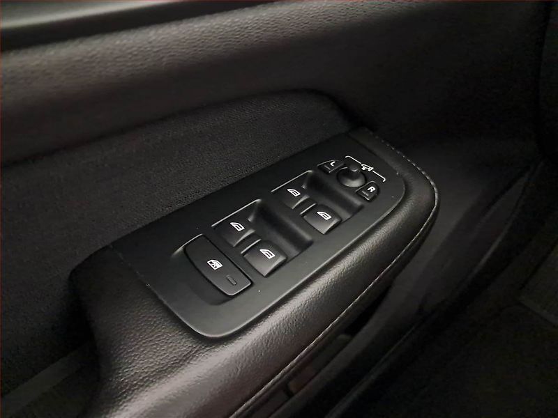 Volvo V60 (2019) D3 2.0, 4X4, Automat, Kůže - fotka 17 z 24