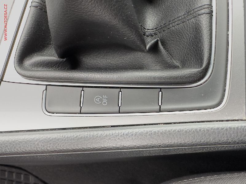 Volkswagen Golf (2013) 1.2TSi, AC - fotka 15 z 16
