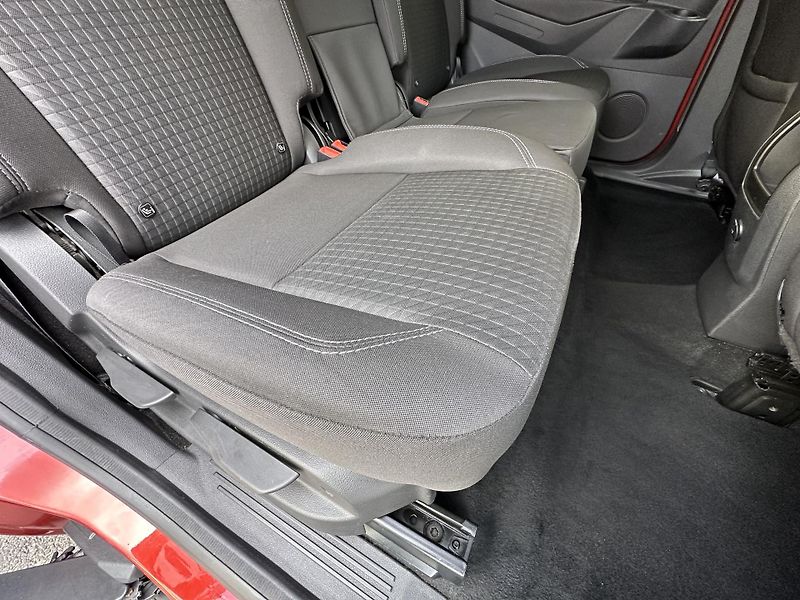 Ford Grand C-MAX (2015) 1.0/74kW * 2.Maj. * KLIMA - fotka 23 z 35