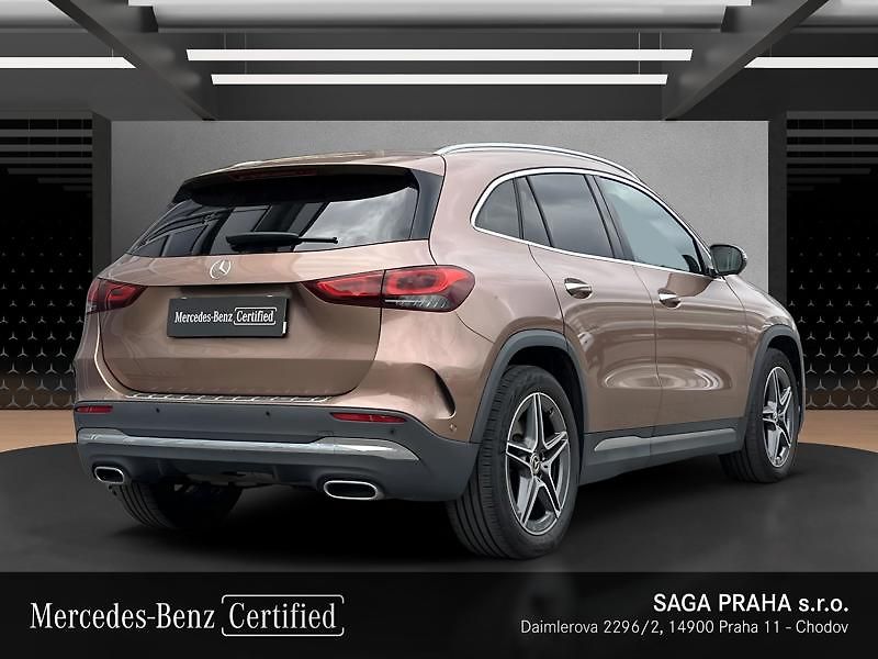 Mercedes-Benz GLA 250 4MATIC AMG Line Panorama - fotka 4 z 18