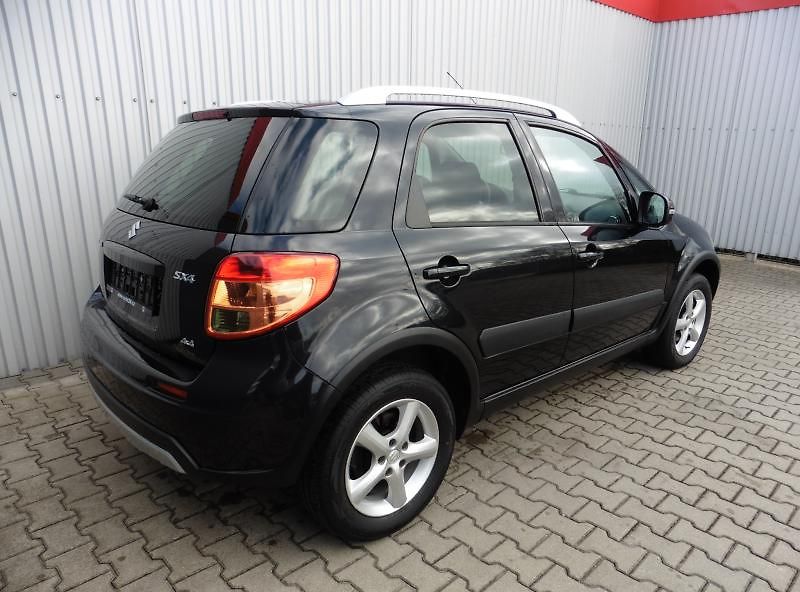 Suzuki SX4 1,6 VVTi Style 4x4 Navi 1.maj. - fotka 6 z 16