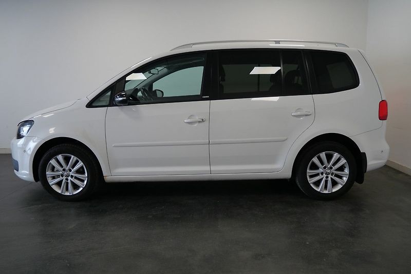 Volkswagen Touran - fotka 3 z 26