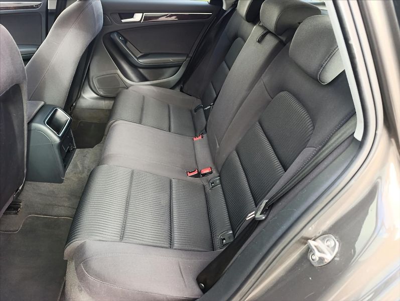 Audi A4 1,8 TFSi Quattro Navi Tempomat - fotka 21 z 34