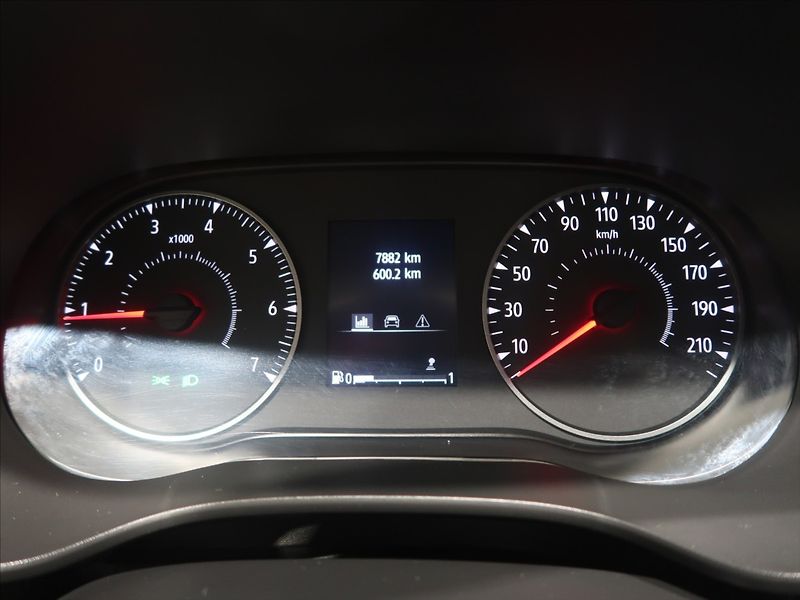 Dacia Sandero 1,0 SCe 67 1. maj. CZ 7800km - fotka 23 z 30
