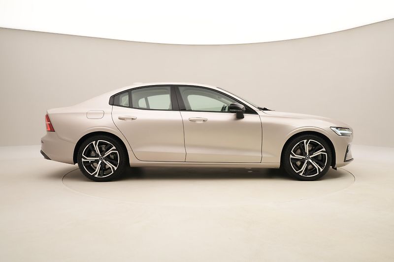 Volvo S60 B5 AWD DARK ULTIMATE REZERVACE - fotka 13 z 57