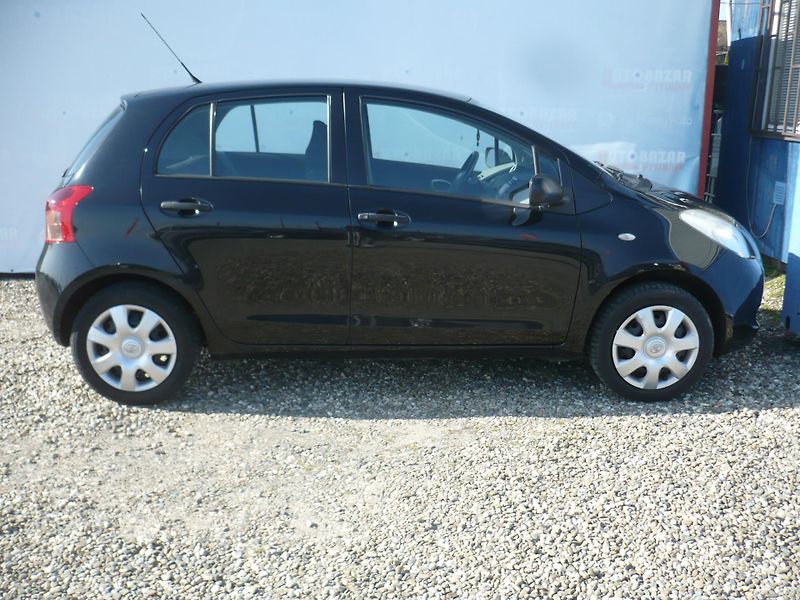 Toyota Yaris 1.0i 51Kw Klimatizace - fotka 5 z 25