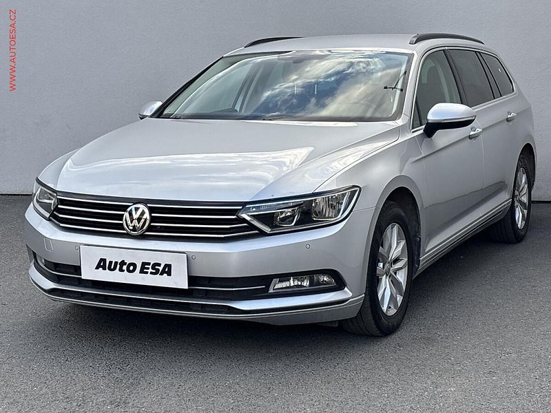 Volkswagen Passat (2018) 1.6 TDi, Comfortline, navi, - fotka 3 z 18
