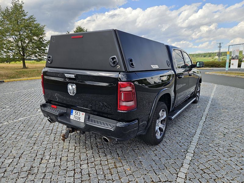 RAM 1500 (2019) 5.7HEMI + LPG LARAMIE - fotka 8 z 38