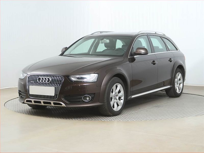 Audi A4 Allroad (2014) 2.0 TDI, 4X4, Automat, Kůže - fotka 2 z 17