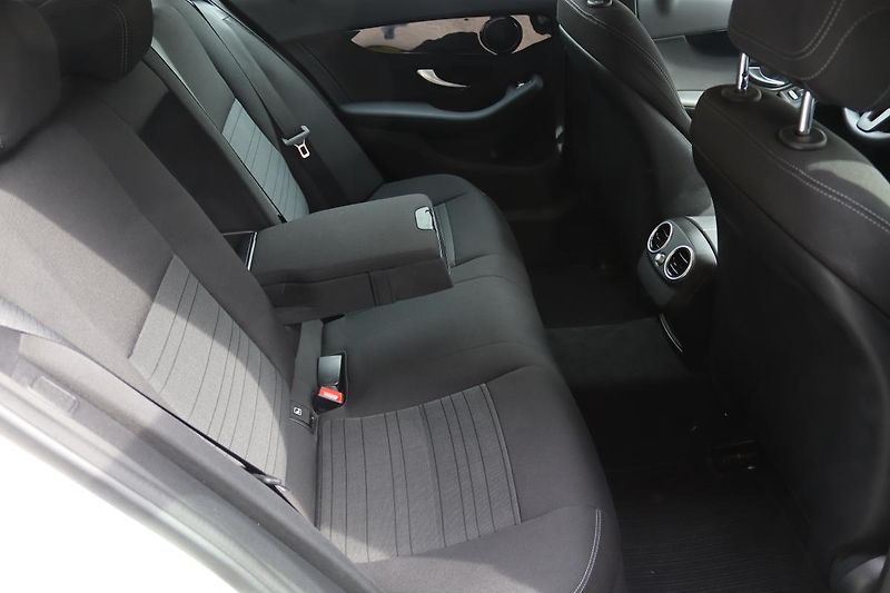 Mercedes-Benz Třídy C 300de PLUG-IN HYB KOMBI 225kW - fotka 41 z 48